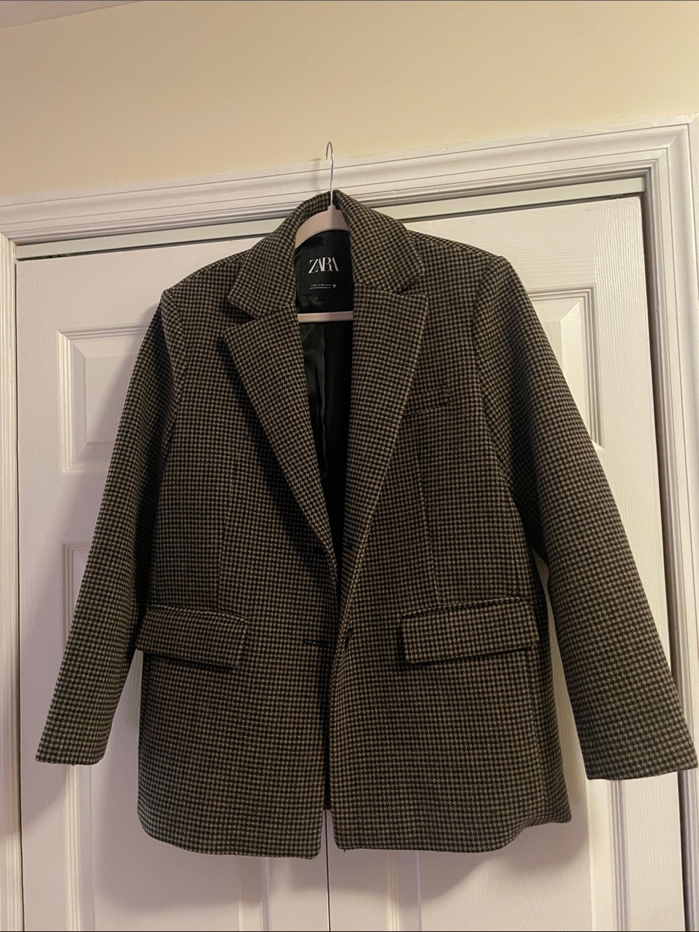Zara Checked Blazer in Brown and Black Houndstooth
